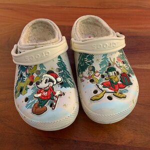 CROCS Kids' Festive Character Slippers - White